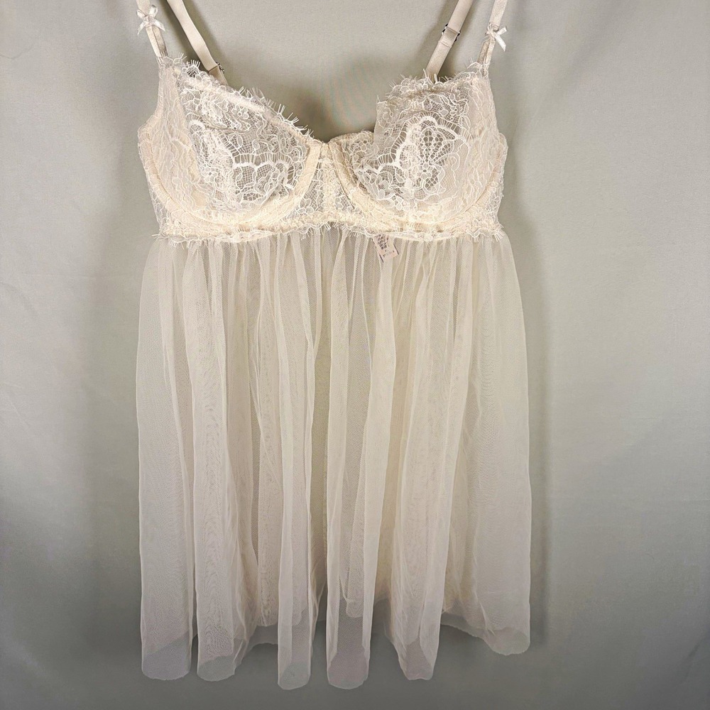 Victoria's Secret Medium White Lace Tulle Chemise Slip Adjustable Straps